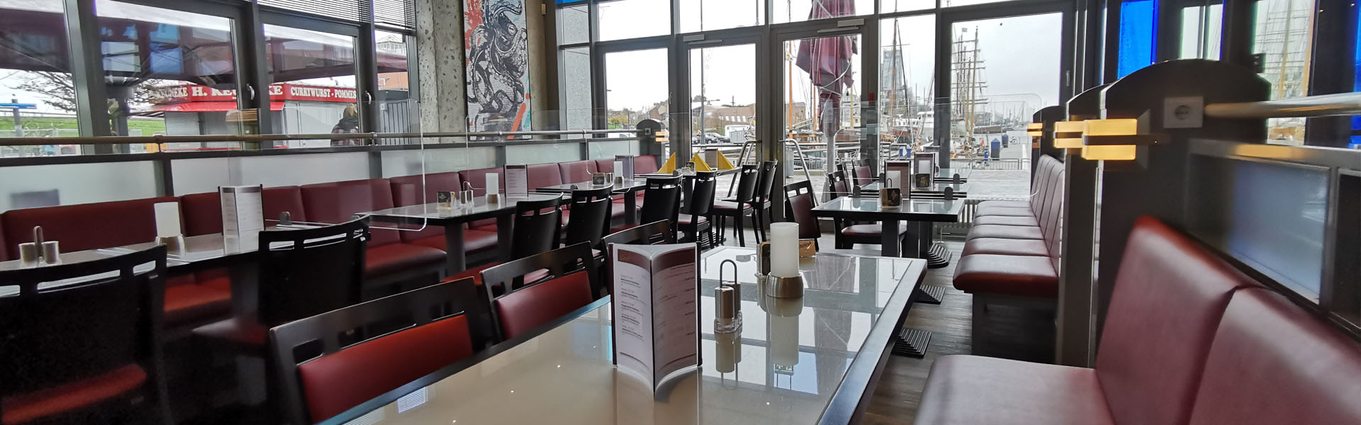 Blick über die Tische